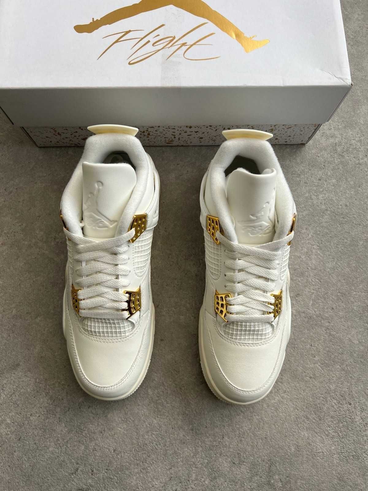 Jordan 4 Metalic Gold